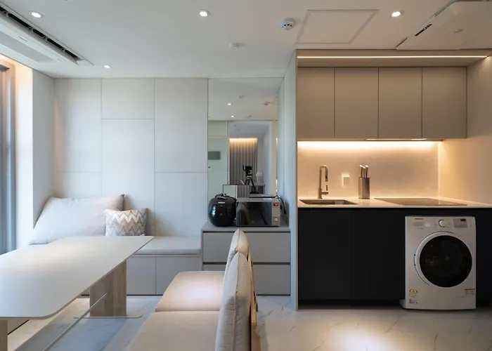 Family With Kitchen & Washer